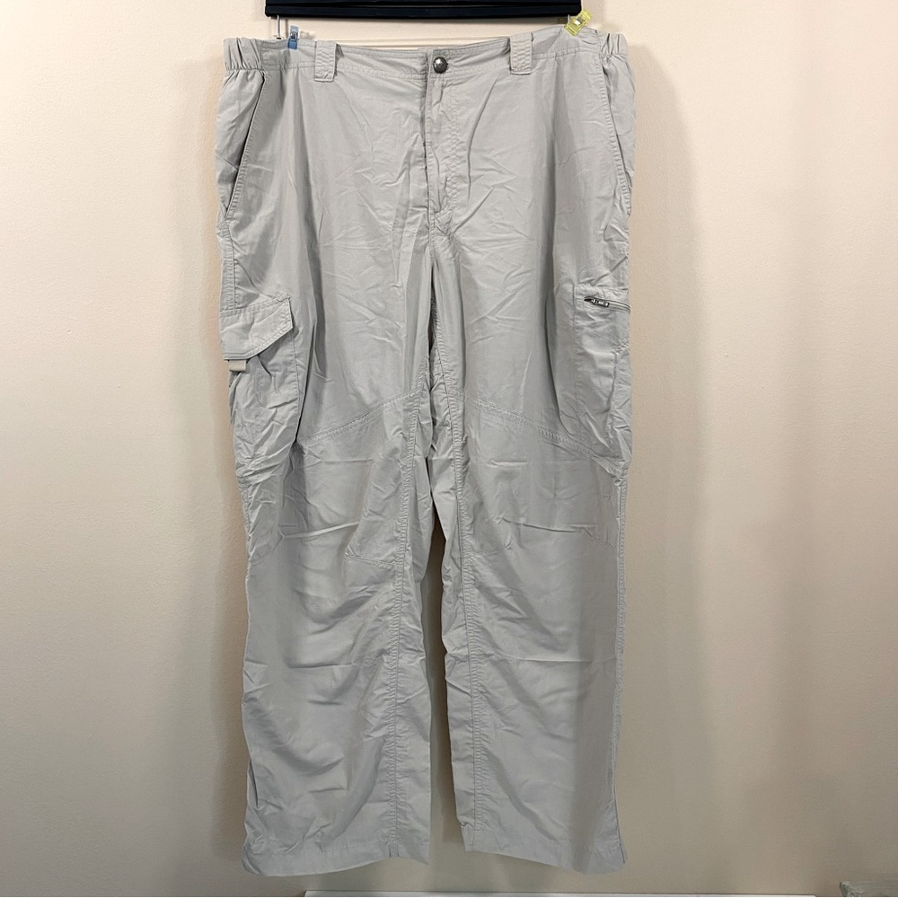 Columbia Omni-Shade Sun Protection Tan Hiking Pants Size 42x30‎